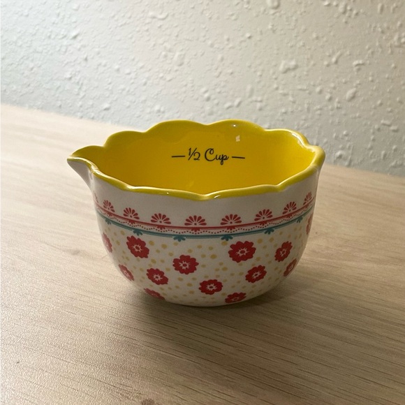 The Pioneer Woman Floral 4 Pc Measuring Cup Set - Picture 4 of 9